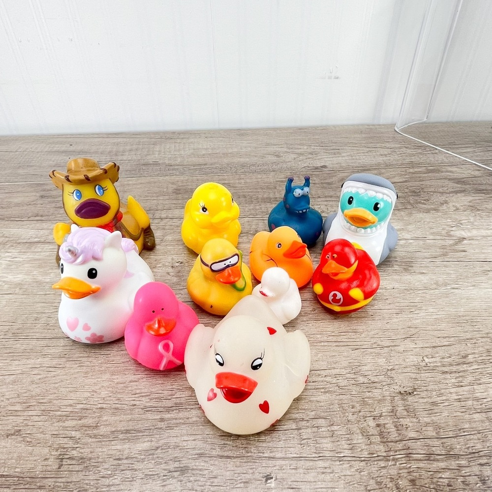 Lot of Rubber Duckies Baby Ducks Various Styles and Colors lot - Picture 9 of 11